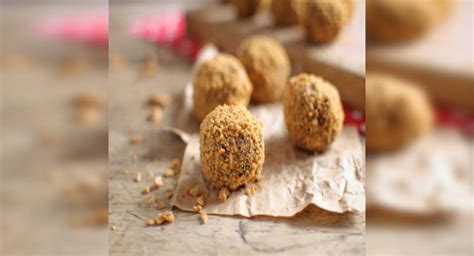 Groundnut Garlic Munch Recipe: How to Make Groundnut Garlic Munch ...