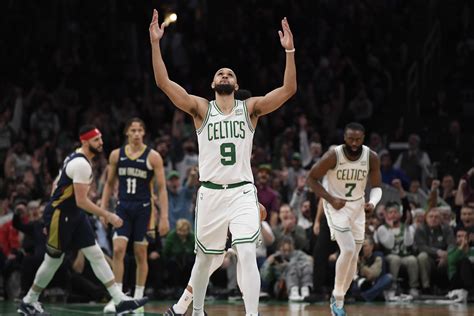 Derrick White sauve les Celtics face aux Pelicans • Basket USA