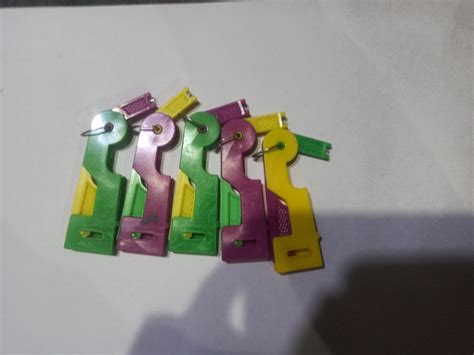 GNR Pack 03 Pcs Automatic Needle Threader Thread Guide Elderly Use ...