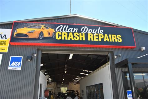 Sample Building Signage 的图像结果