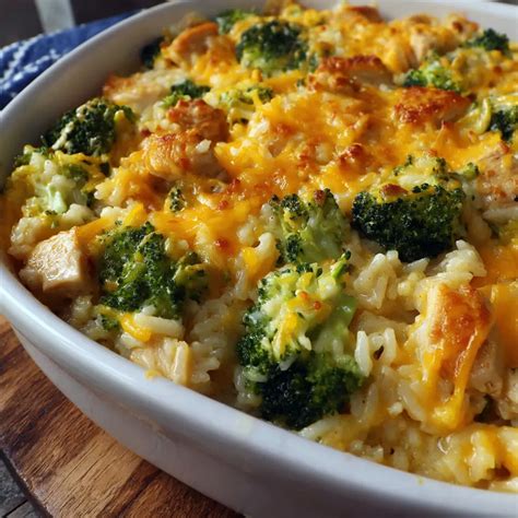 Creamy Cheesy Chicken Broccoli Rice Casserole Delight - LiLi Cooks