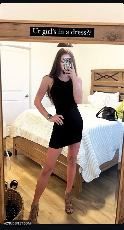 NORA FREETLY Feet - AZNudeFeet