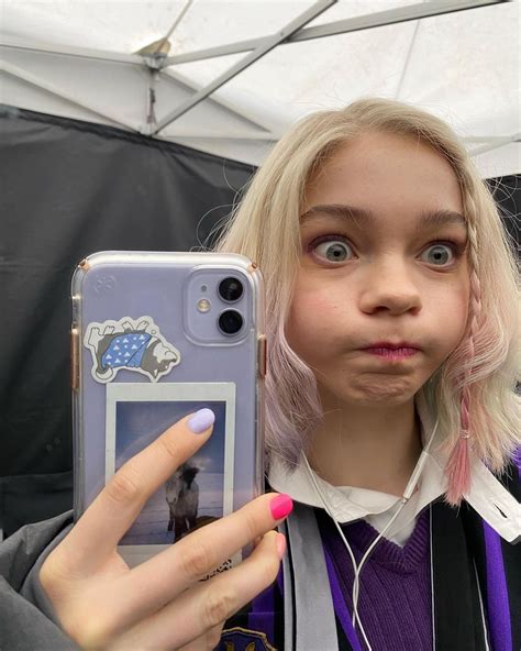 Emma Myers as Enid Sinclair | Emma, Enid, Sinclair