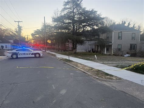 Durham shooting on East Umstead Street leaves man dead, another injured