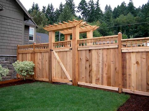 Simple Wood Fence Designs: Adding Privacy And Charm To Your Outdoor Space