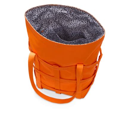 Nike Sportswear Electric Cargo Tote (12L). Nike IN