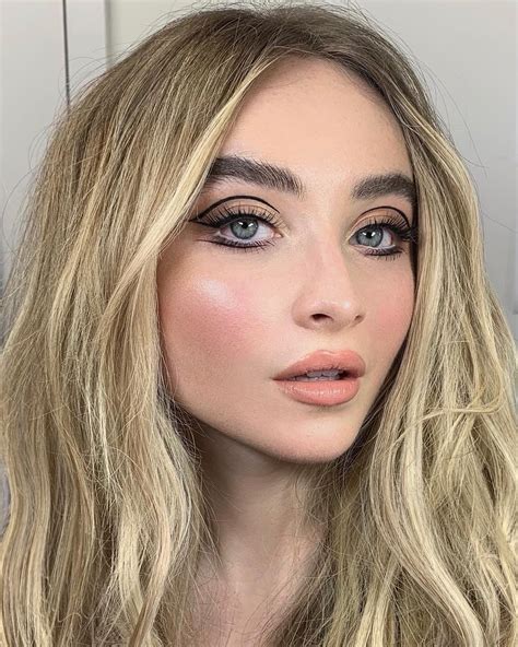 sabrina carpenter makeup