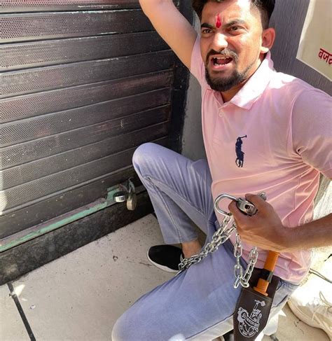 Gujarat: VHP & Bajrang Dal members stage protest at Hyundai, KIA, KFC ...