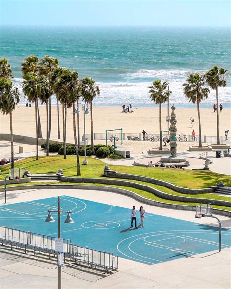 High Rooftop Lounge view of Venice Beach Basketball Courts | Explorest