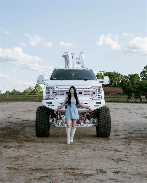 Justine Wolf ️‍🔥 | This truck was here when I hit 100k on Instagram and now it’s here when I hit ...