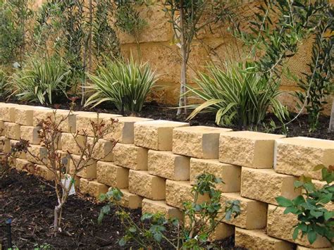 Complete Guide to Retaining Walls | Midland Brick | Midland Brick