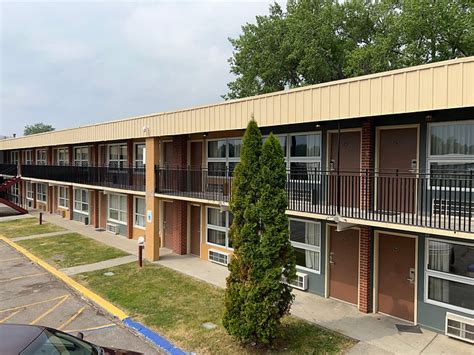 DEVILS LAKE INN (ND, North America) - Motel Reviews, Photos, Rate ...