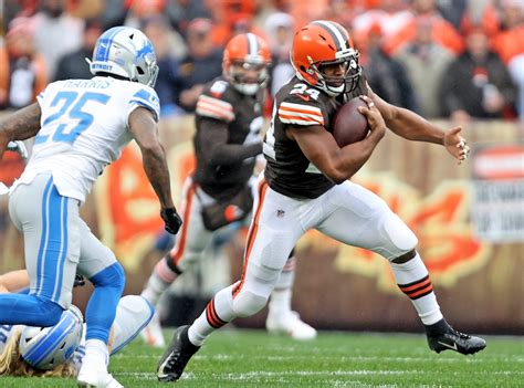 Watch Baker Mayfield find a wide-open Nick Chubb for a 5-yard touchdown ...