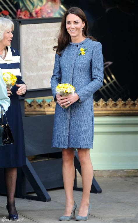 英国王妃凯特现身伦敦百货公司 着装优雅(组图) - 新闻 - 加拿大华人网 - 加拿大华人门户网站