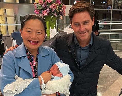 Kaitlyn Folmer Age, Husband Jonathan Morris, Salary, Net Worth