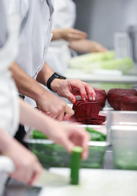 Cooks Kitchen 的图像结果