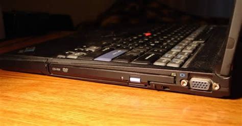 Alienware 17 Remove CD Drive 的图像结果