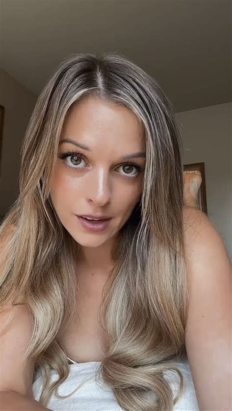 Pin by Marco Belcastro-Bara on Bri | Beautiful smile women, Beautiful smile, Carrie underwood style