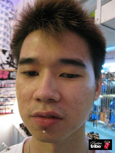 Labret Piercing Experience 的图像结果