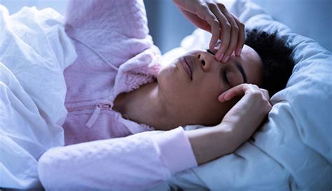 7 Least Known Health Benefits of Drinking Yellow Tea - lifeberrys.com