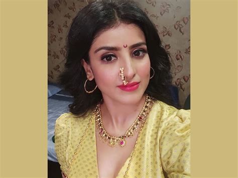panchayat 3 cast vidhayak ji daughter chitra Kirandeep Kaur Sran ...
