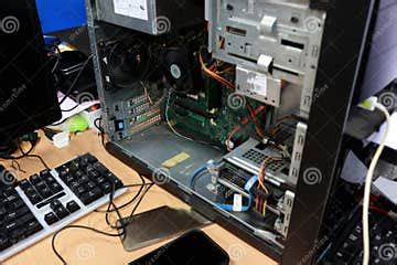 CPU Inside a Computer 的图像结果