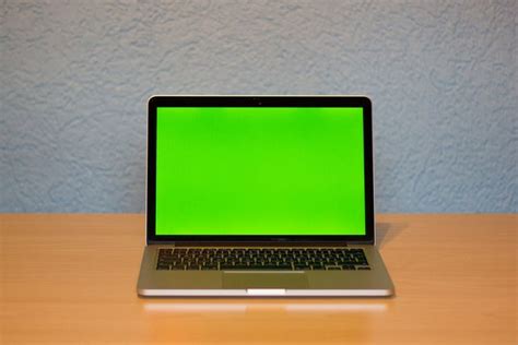 MacBook Green Screen Computer 的图像结果