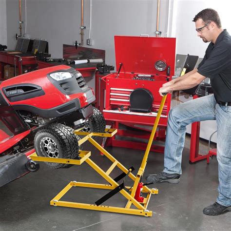 YITAMOTOR Lawn Mower Lift Jack Review - Mowrs.com