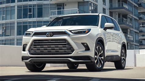 2024 Toyota Grand Highlander Hybrid Review: Expert Insights, Pricing ...