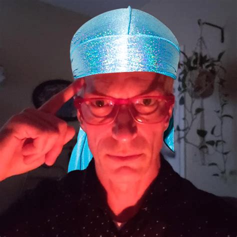 I put a durag on the "I can imagine anything" guy : r/notinteresting