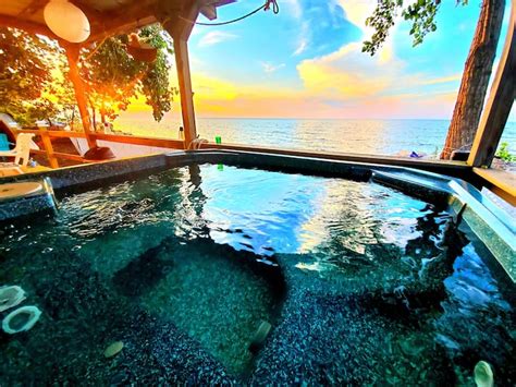Lakefront House near Niagara Falls with Hot Tub! - Houses for Rent in ...