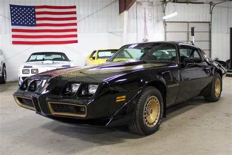 1981 Pontiac Firebird | American Muscle CarZ