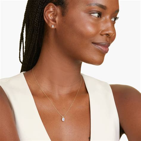 14K Yellow Gold Emerald Cut Rainbow Moonstone Birthstone Pendant ...