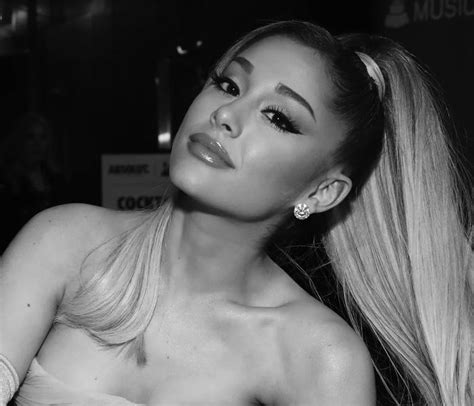 How Did Ariana Grande Get Discovered + Net Worth (2022 UPDATED ...