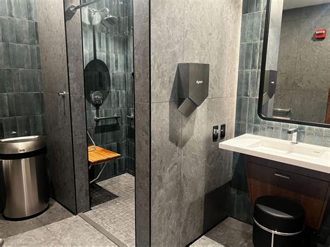 Centurion Lounge Dca