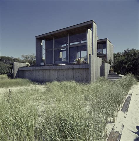 Photo 4 of 8 in Must-See Modern Beach Houses on Fire Island Tour - Dwell