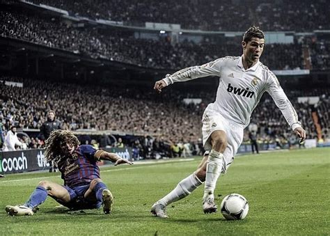 Ronaldo Playing Soccer 的图像结果