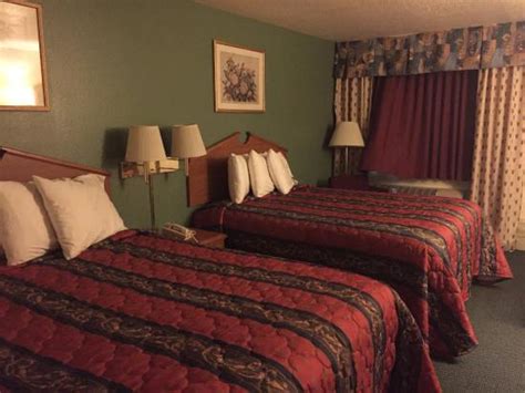 SUMMIT INN (Hempstead) - Hotel Reviews, Photos, Rate Comparison ...