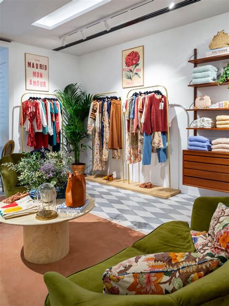 Au revoir, Sézane! La marca cierra sus tiendas de Madrid y Barcelona ...