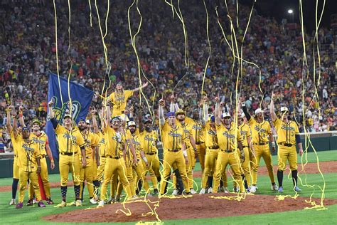 How much do Savannah Bananas players make? Highest paid, average salary ...