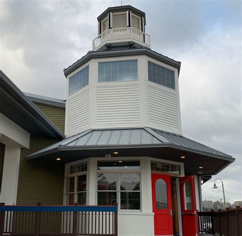 The Yacht Club: An Expansive Seafood Restaurant in Edgewater - Hoboken Girl