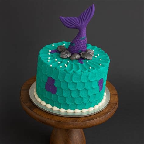 Order Sea Queen Tail Cake Online | YummyCake