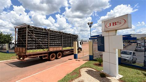 Brazil Levies Record $3.2 Billion Fine On Parent Of Meatpacking Giant ...