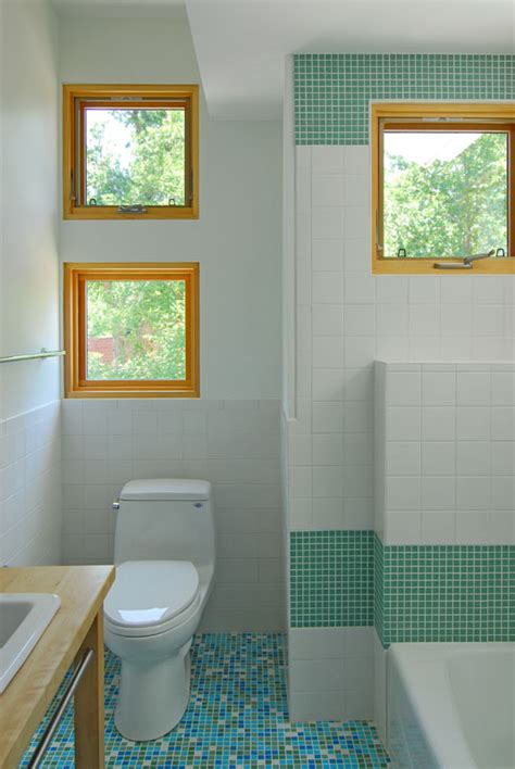 Glass Mosaic Wall Tile from Hakatai