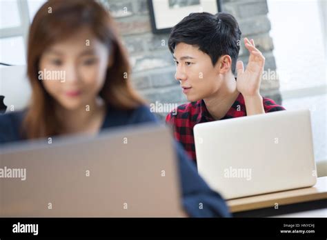 Square Image of Business People 的图像结果