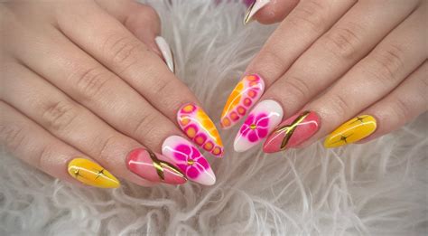 West Bend Nails - 1225 West Paradise Drive - West Bend | Fresha