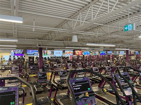 Planet Fitness celebrates grand opening of 'Judgement Free Zone' gym in ...