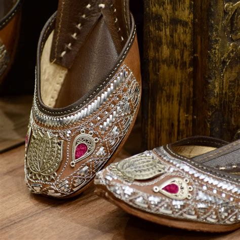Buy Women’s Juttis Online | Designer, Bridal & Fancy Styles