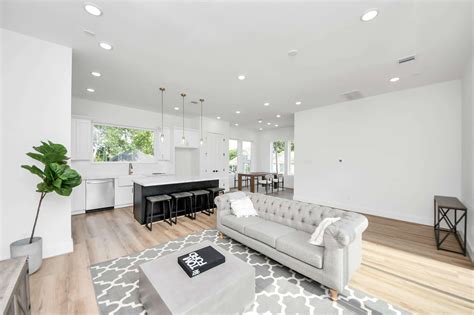 Harrington House | Modern Houston Home — Bright, Stylish Space for ...