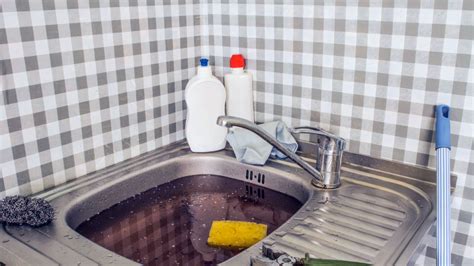 Eliminate Bad Kitchen Sink Drain Smells: Simple Fixes ‐ Big Blue Plumbing
